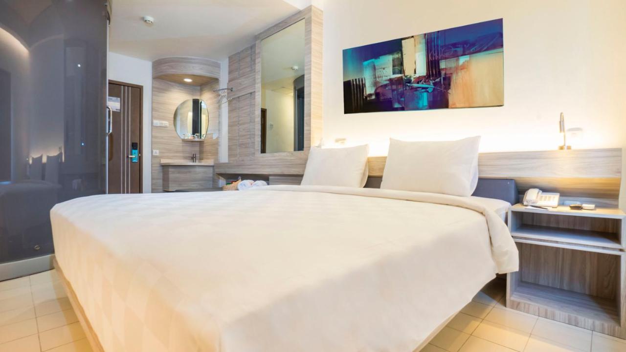 City Of Aventus Hotel - Denpasar エクステリア 写真
