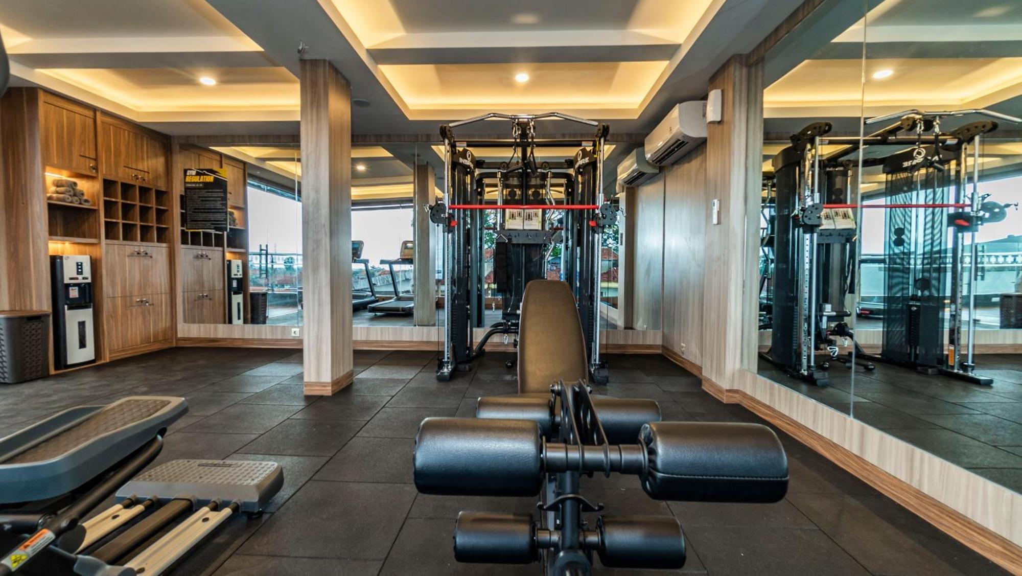City Of Aventus Hotel - Denpasar エクステリア 写真