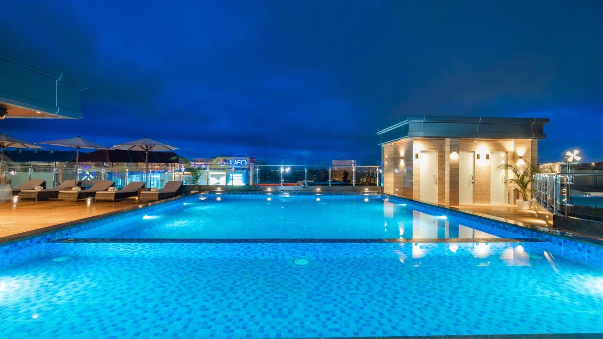 City Of Aventus Hotel - Denpasar エクステリア 写真
