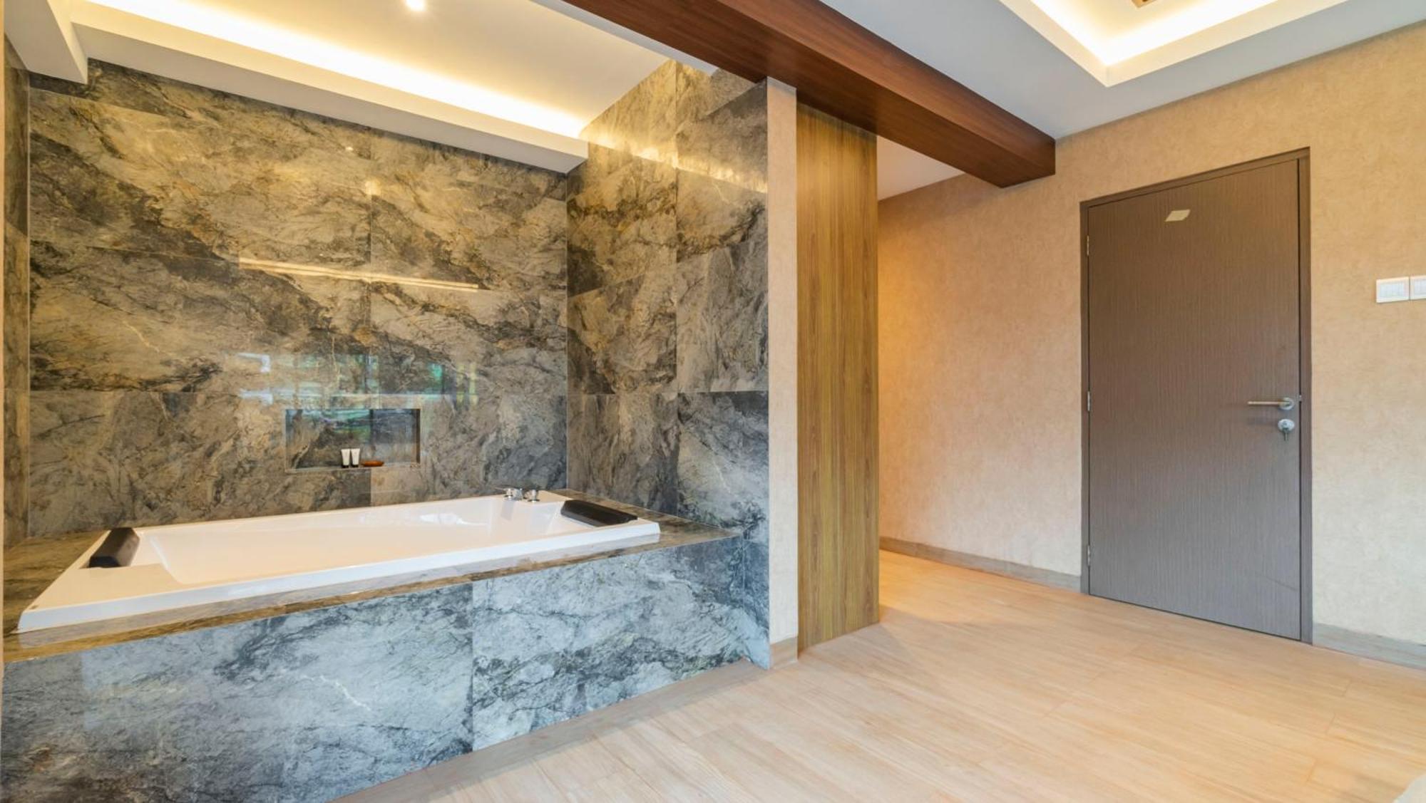 City Of Aventus Hotel - Denpasar エクステリア 写真