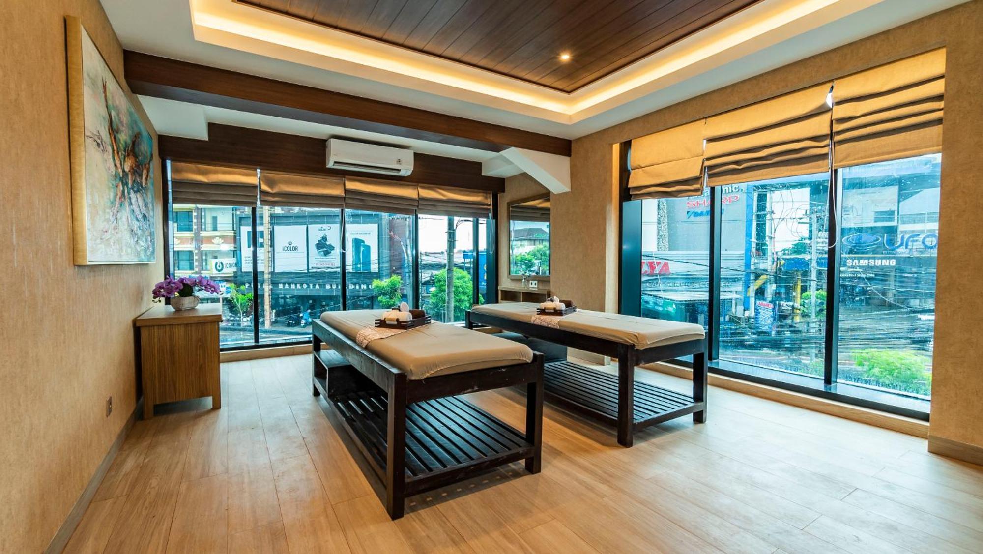 City Of Aventus Hotel - Denpasar エクステリア 写真