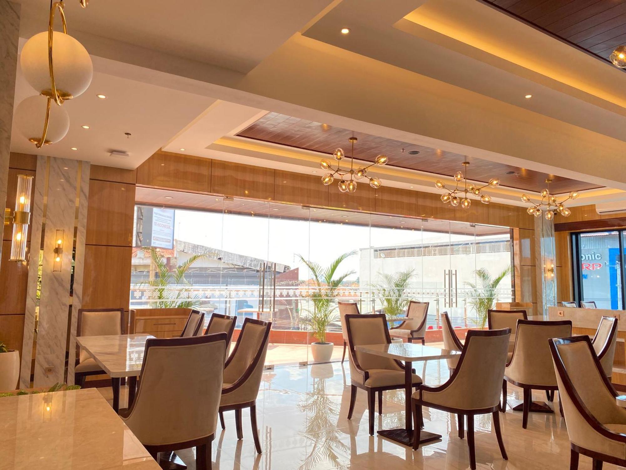 City Of Aventus Hotel - Denpasar エクステリア 写真