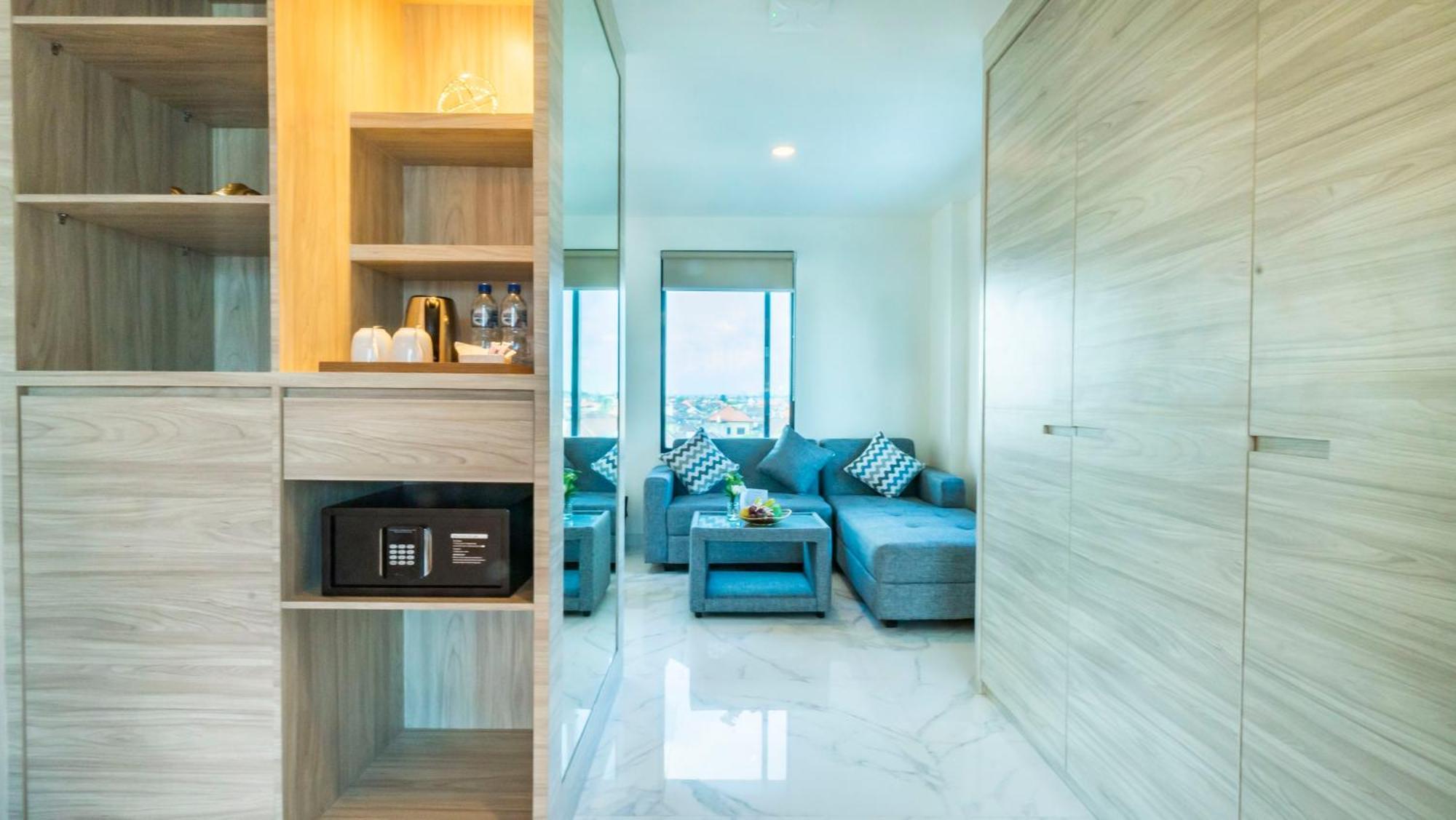 City Of Aventus Hotel - Denpasar エクステリア 写真