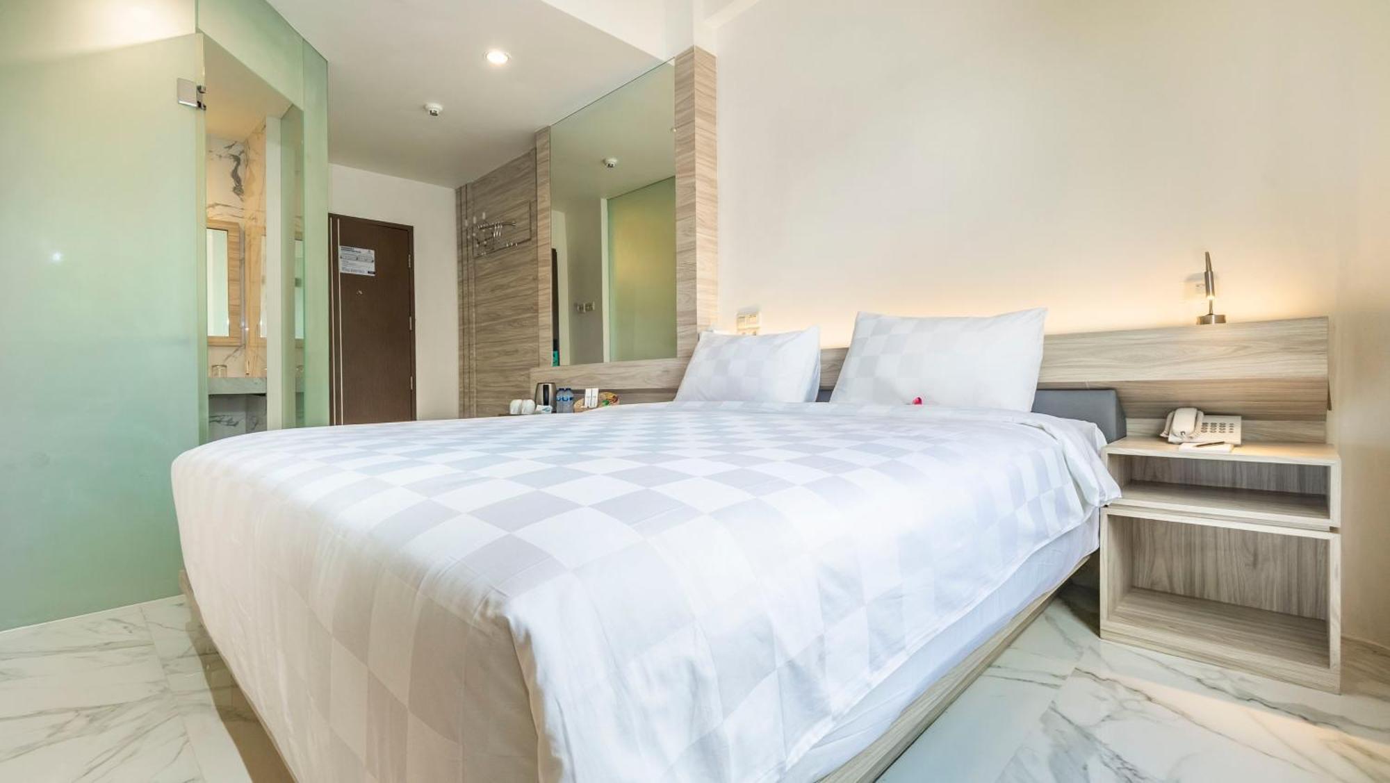 City Of Aventus Hotel - Denpasar 部屋 写真